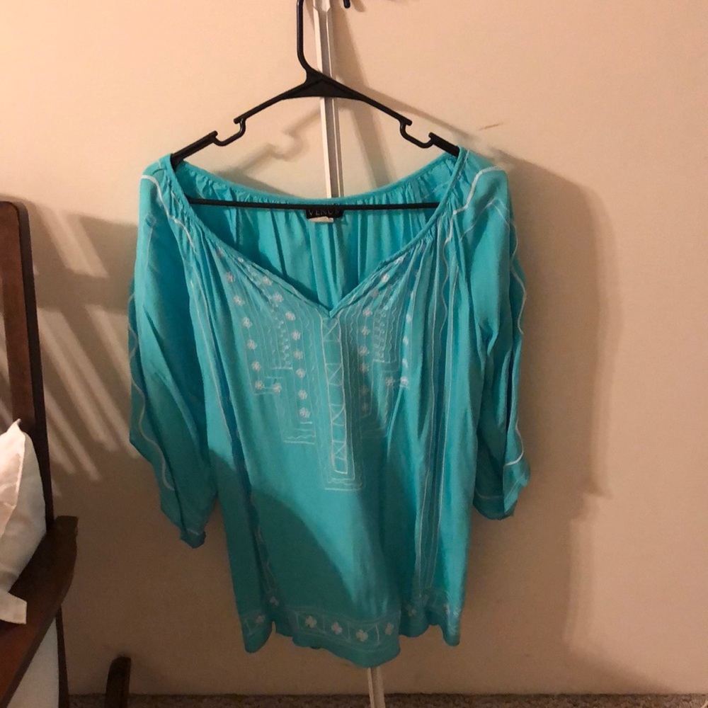 Venus Open Shoulder Dress Shirt, Medium